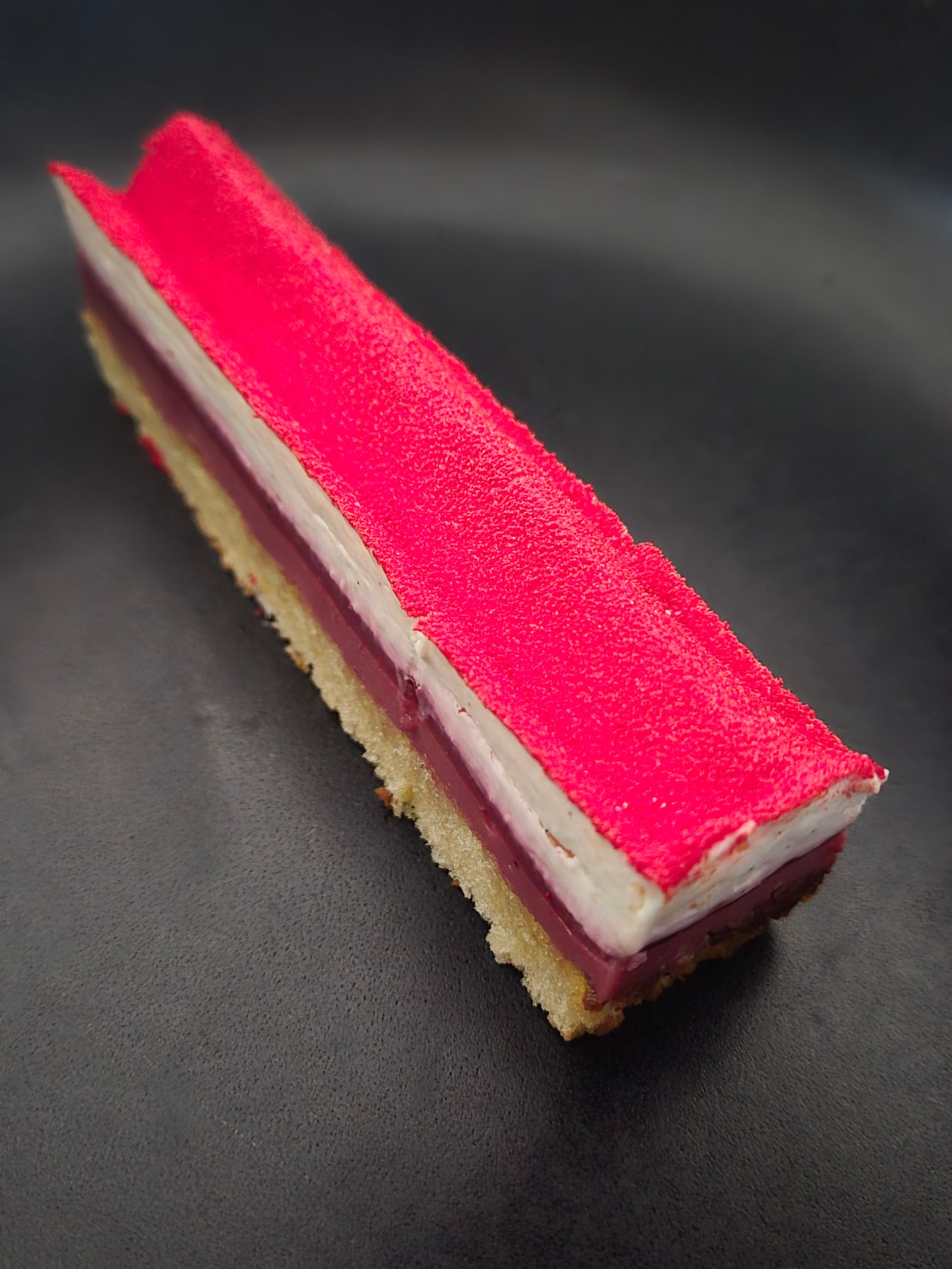 Entremet framboise intense